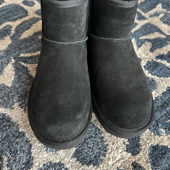 Ugg Women’s Classic Suede Leather Logo Rubber Mini Boots/Booties Sz 7 Black New - Picture 3 of 10